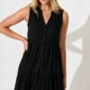 241112_StFrock_Phoebe_A61003-BLK_0776.jpg Dress in Black Linen Blend