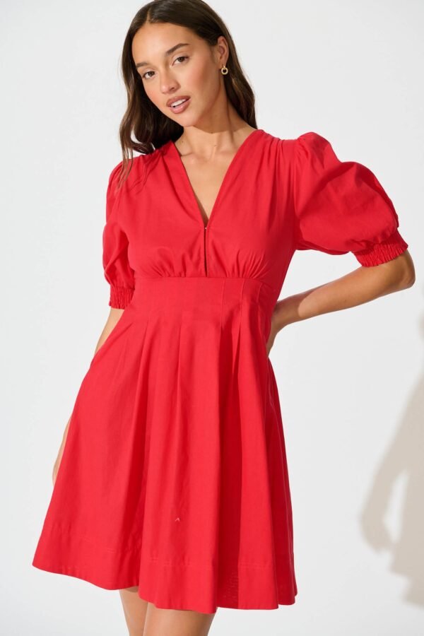 241114_StFrock_Milly_PM_36472-RED_0467.jpg Dress in Red Cotton