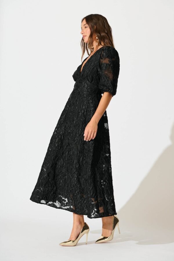 241114_StFrock_Milly_PM_80099-BLK-FLO_0757.jpg Midi Dress In Black Floral Organza Jacquard