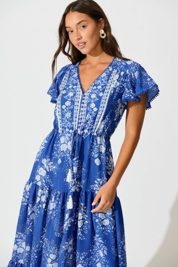241121_StFrock_Milly_AM_S1283-428-BLU-WHT-FLO_0772.jpg Maxi Dress in Blue with White Floral